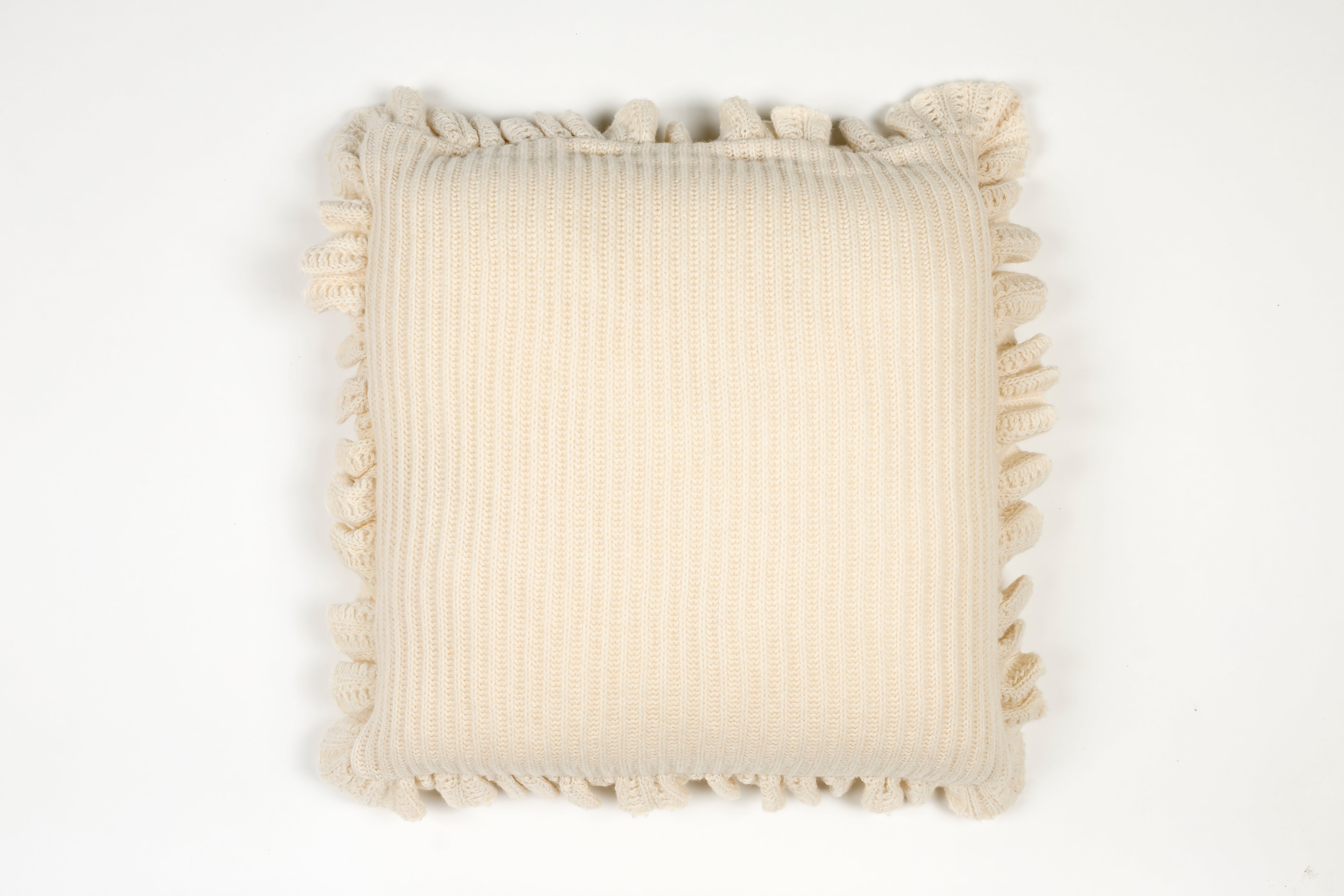 Merino wool and cashmere cushion with plain weave and ruffle border (CU 104)