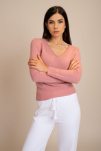 Lightweight cashmere pullover with V-neck