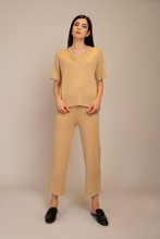 ¾ length trousers with side trims and vents