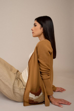Cardigan with handmade three-color pockets