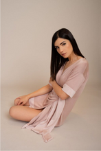 Two-tone buttonless cardigan with belt