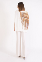 Loose sleeveless shirt